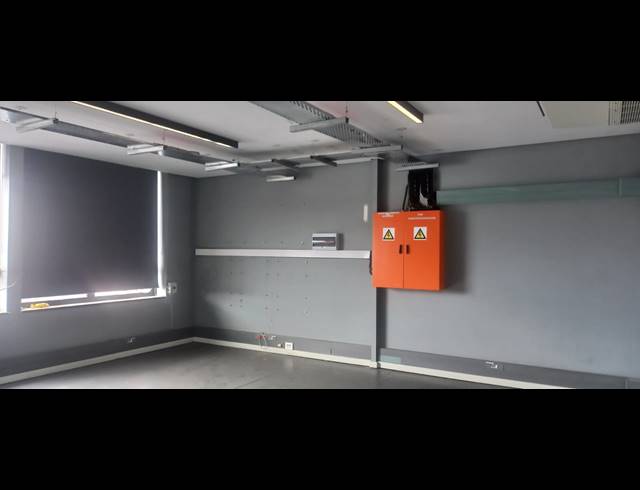 412M² OFFICE TO LET IN FERNDALE